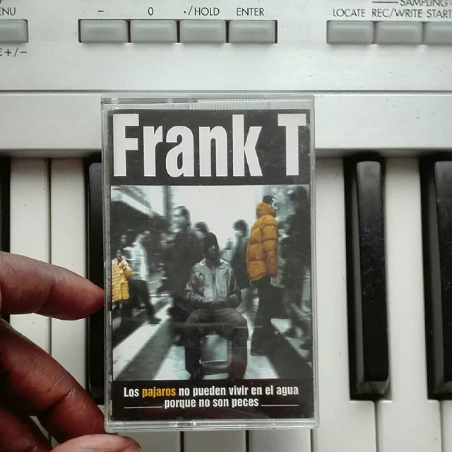 Frank T - LOS PÁJAROS NO PUEDEN VIVIR EN EL AGUA PORQUE NO SON PECES